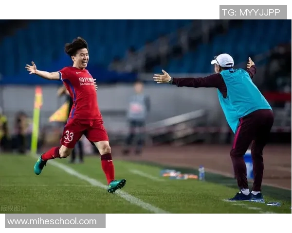 赛后分析：广州篮球队与重庆篮球队在比赛中的灵活性对比与启示