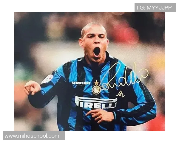 足球巨星罗纳尔多出狱重返赛场引发全球球迷热议